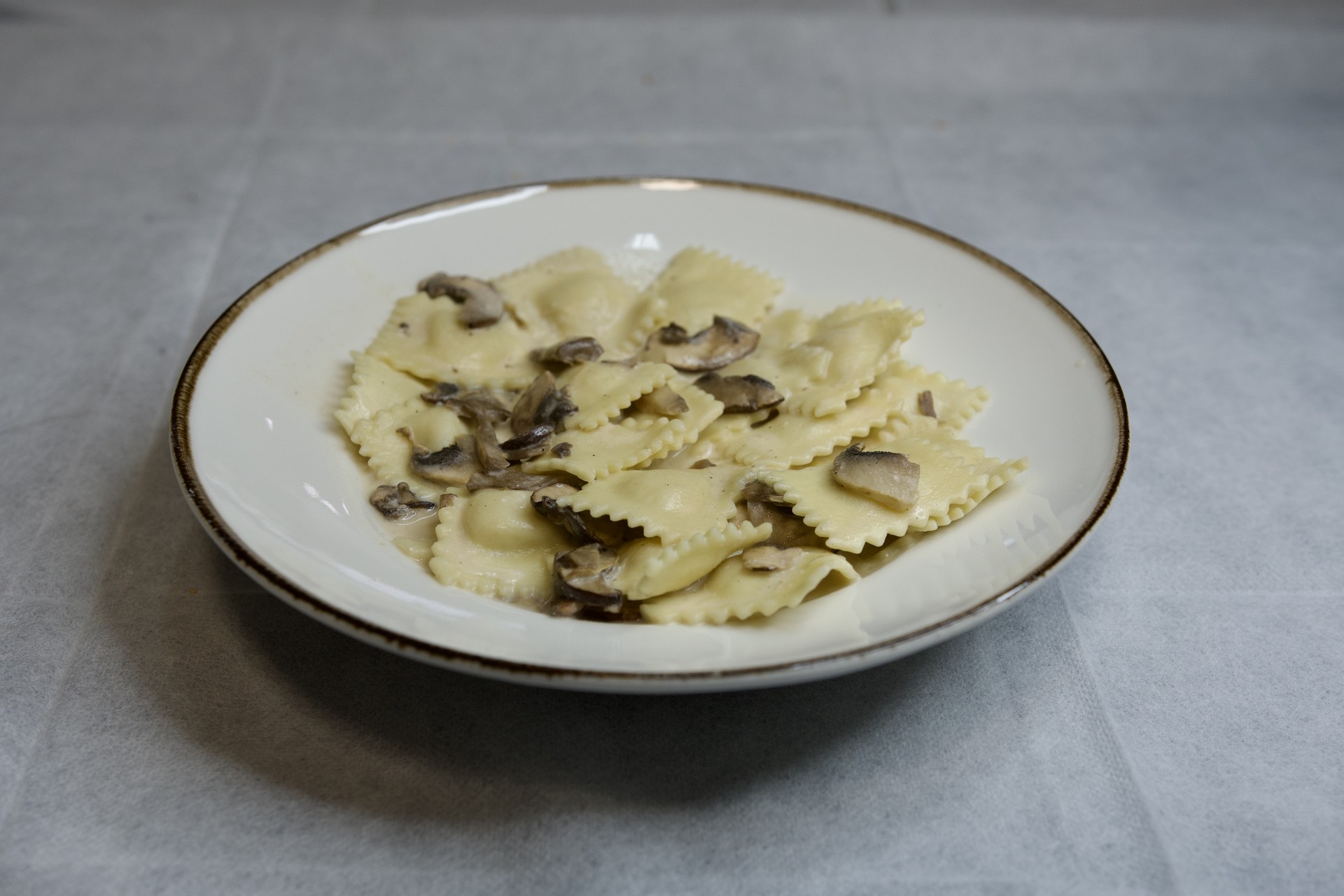 רביולי ברוטב אלפרדו